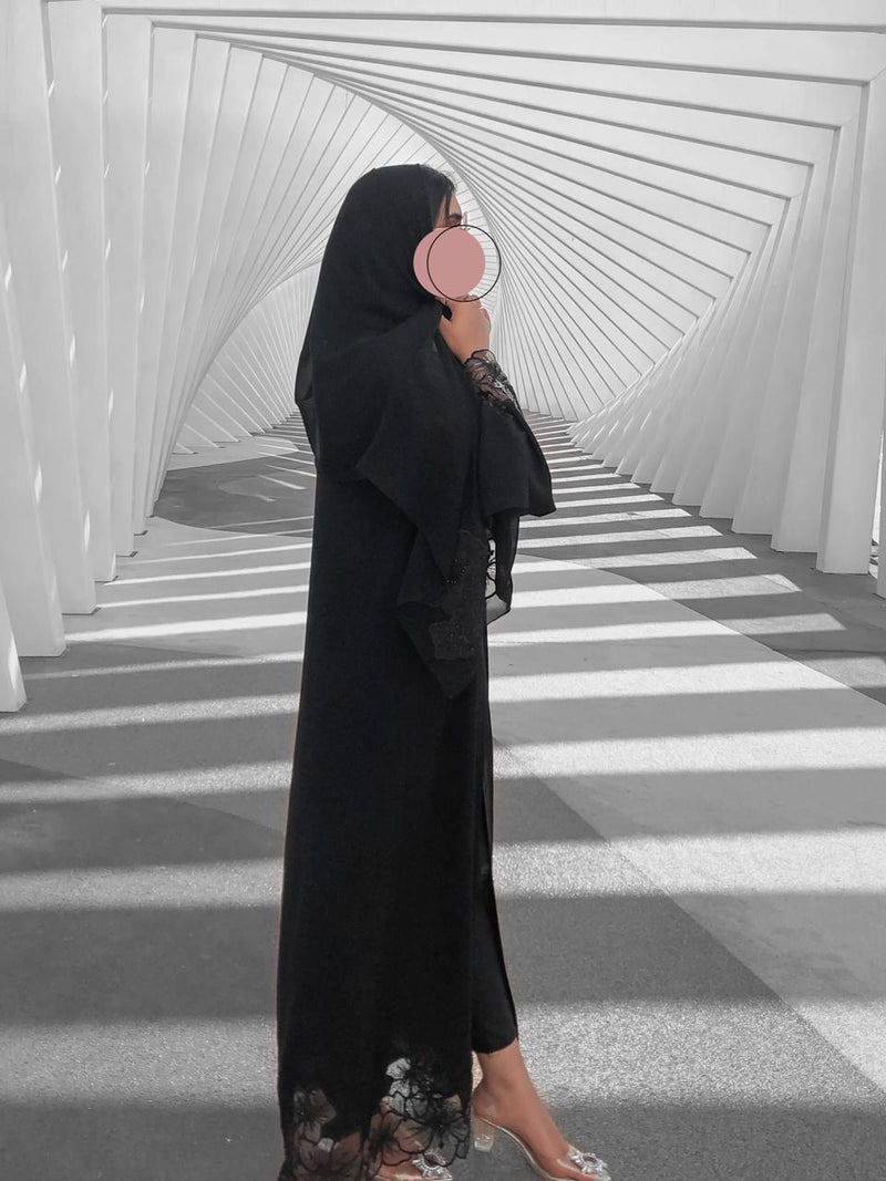 Scalloped Lace Abaya